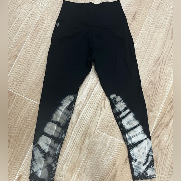 Electric & Rose tie Dye Fitness Leggings - Picture 4 of 4